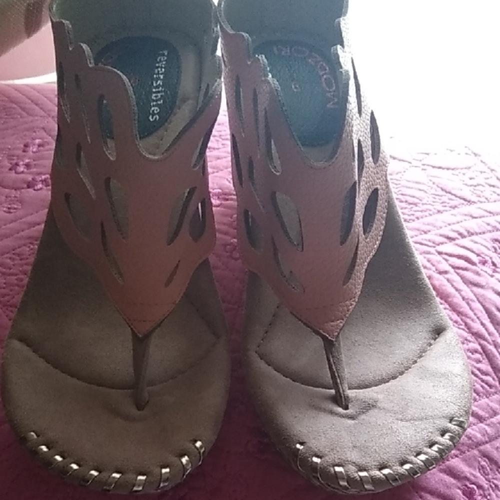 Women's Sandals - Tan